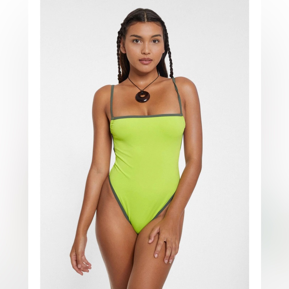 SoSo Bandeau Cut Swimsuit (Lime) - XS